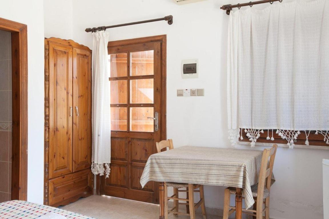 Glaro Garden Hotel Agia Trias Exterior foto