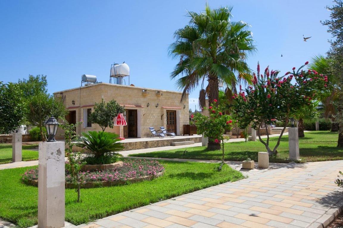 Glaro Garden Hotel Agia Trias Exterior foto